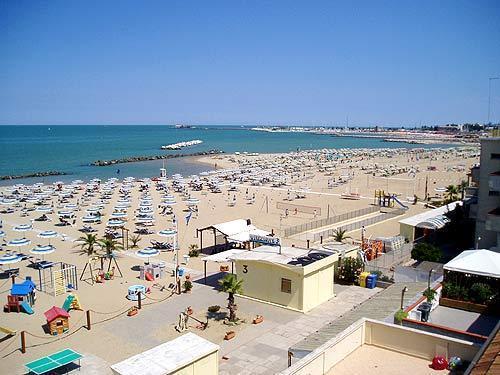 Hotel Rosa Rimini Bagian luar foto
