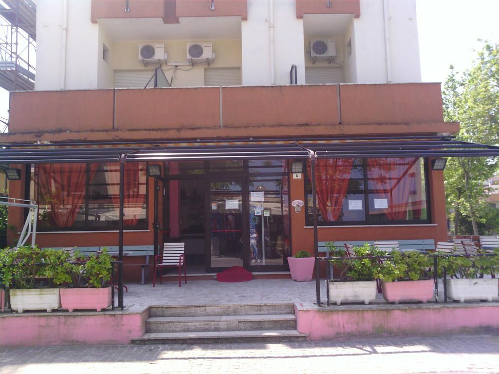 Hotel Rosa Rimini Bagian luar foto