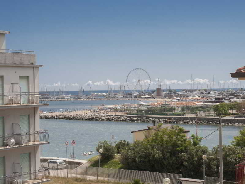 Hotel Rosa Rimini Bagian luar foto