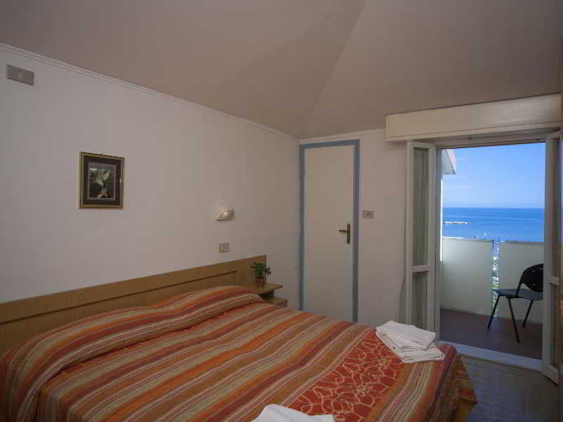Hotel Rosa Rimini Bagian luar foto