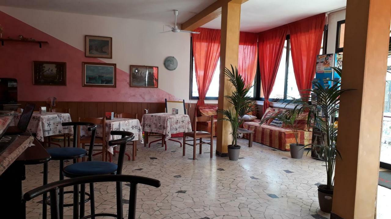 Hotel Rosa Rimini Bagian luar foto