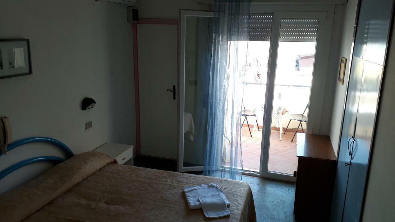 Hotel Rosa Rimini Bagian luar foto