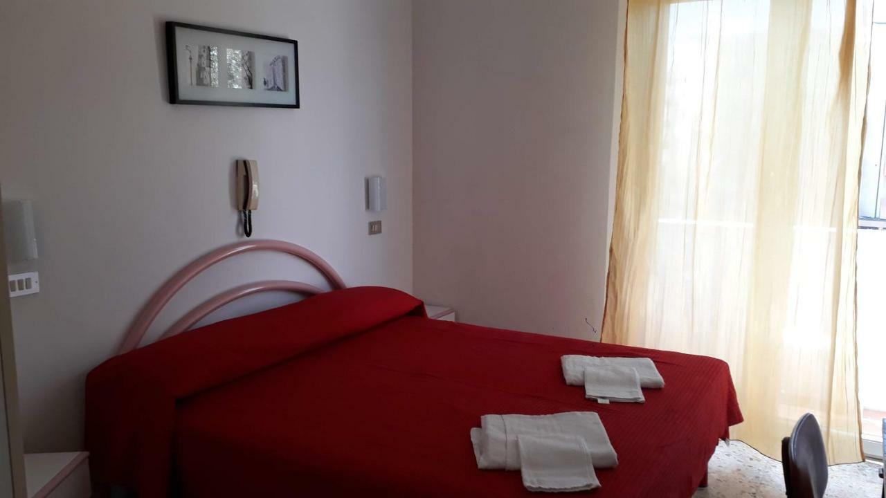 Hotel Rosa Rimini Bagian luar foto